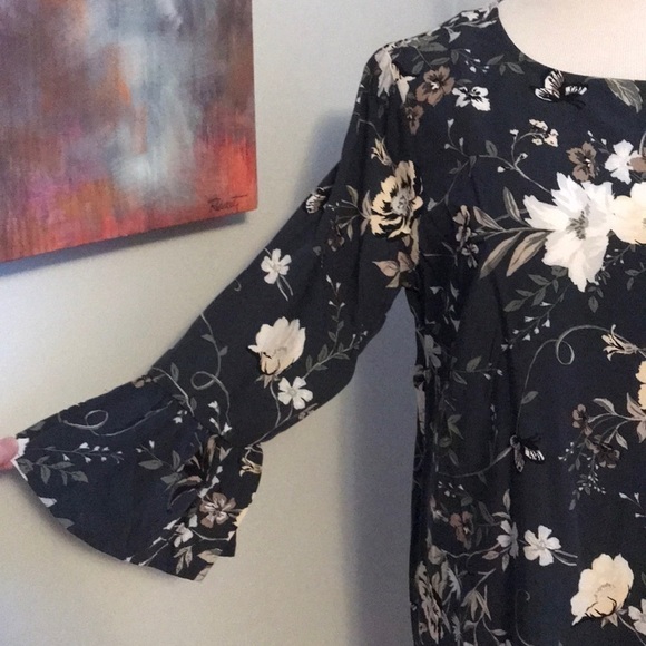 Blue Floral Print Shift Dress - Picture 4 of 7